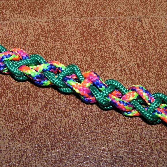 Multi Color Para Cord Small Animal Unisex Bracelet - Picture 3 of 6